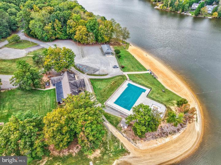 902 JONES DRIVE