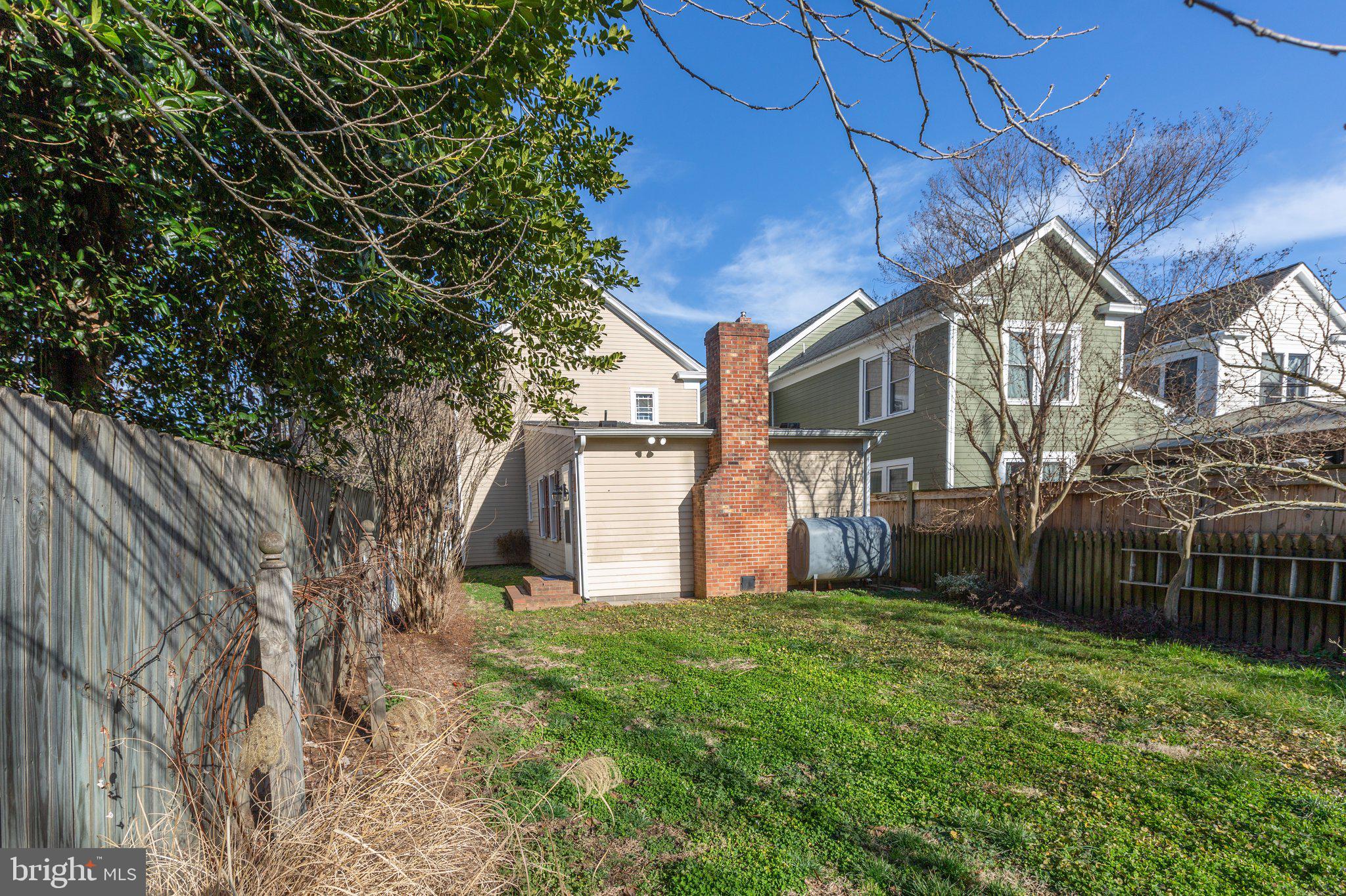 126 Caroline St