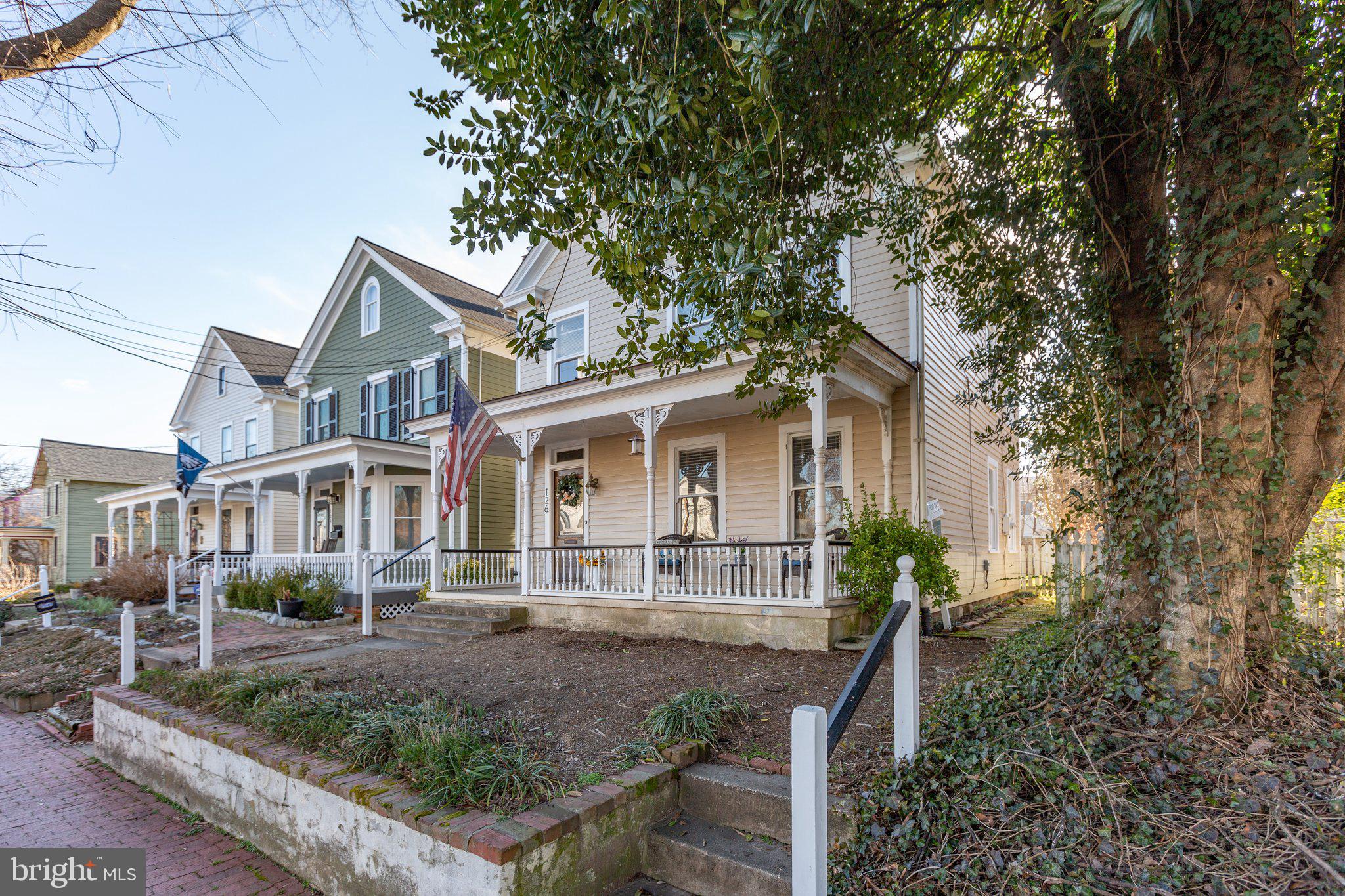 126 Caroline St