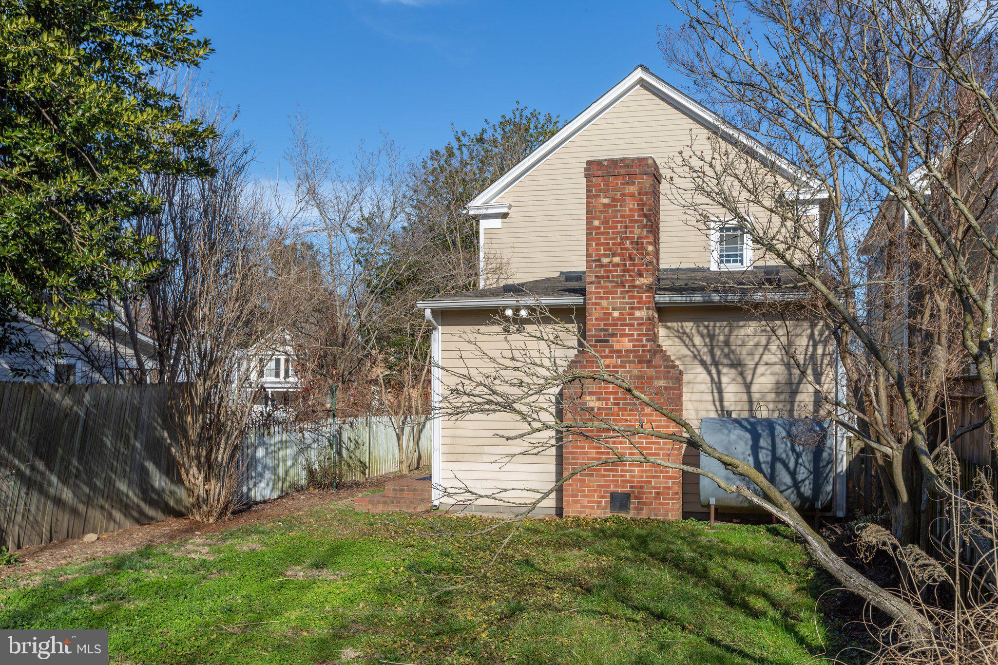 126 Caroline St