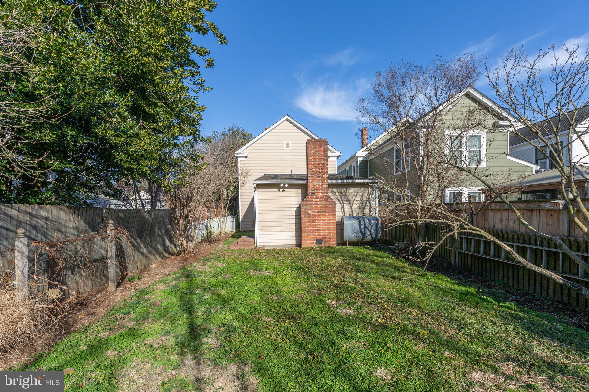 126 Caroline St