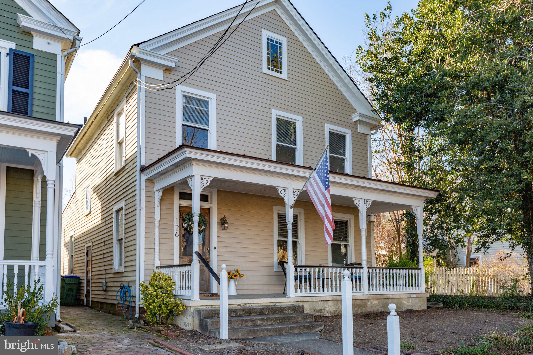 126 Caroline St