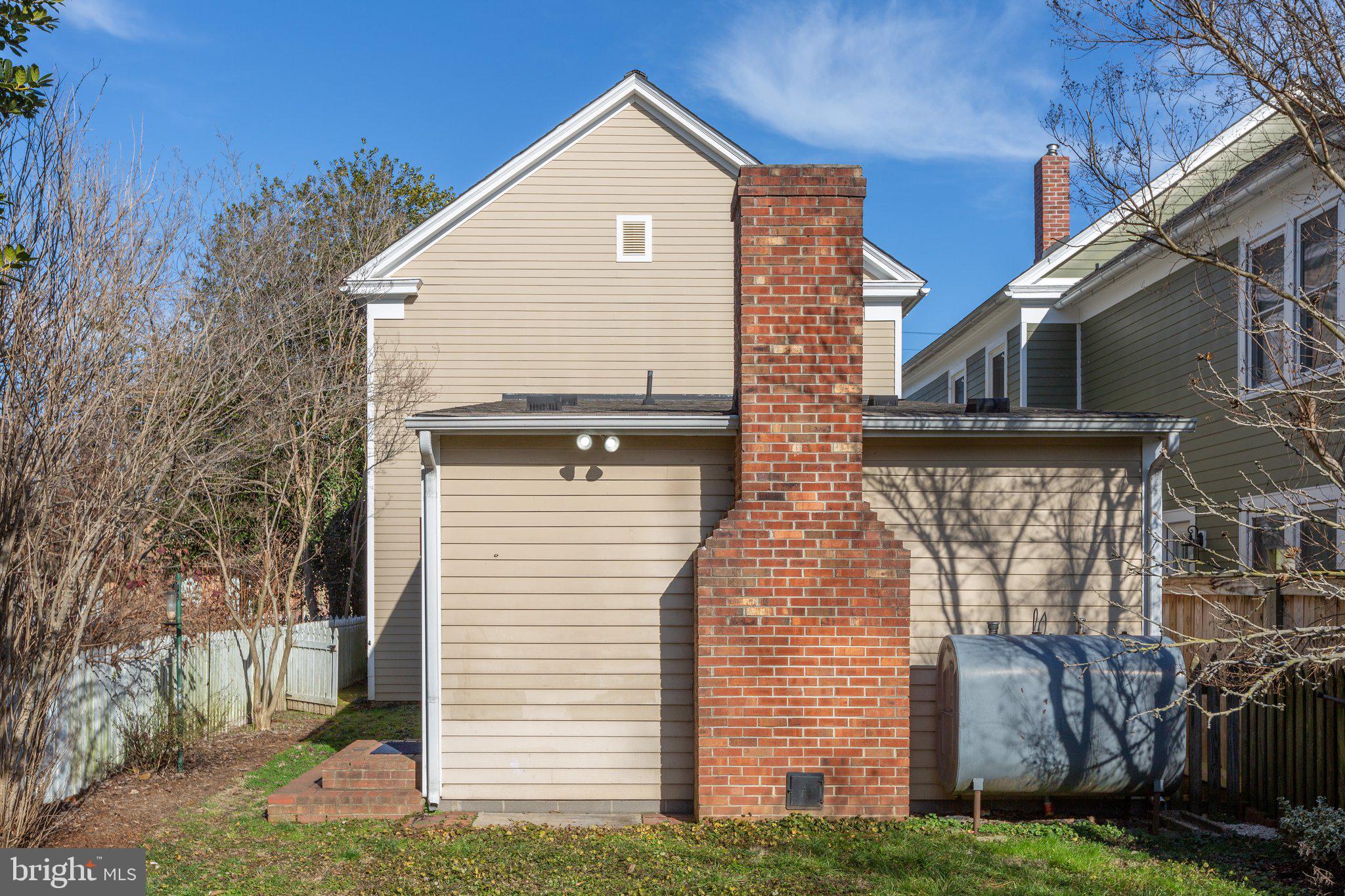 126 Caroline St