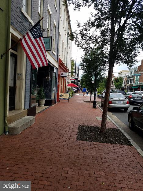 621-110 Cobblestone Blvd