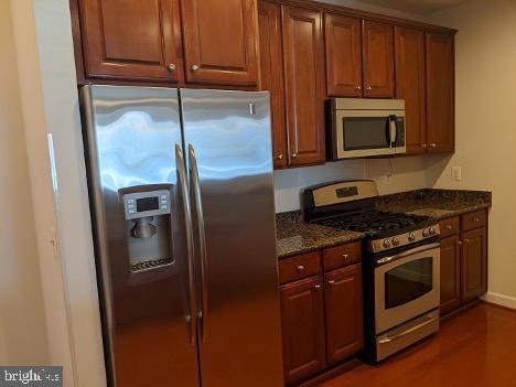 621-110 Cobblestone Blvd
