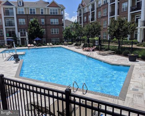621-110 Cobblestone Blvd