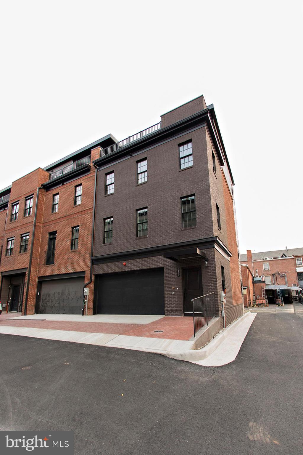 524 Mia St