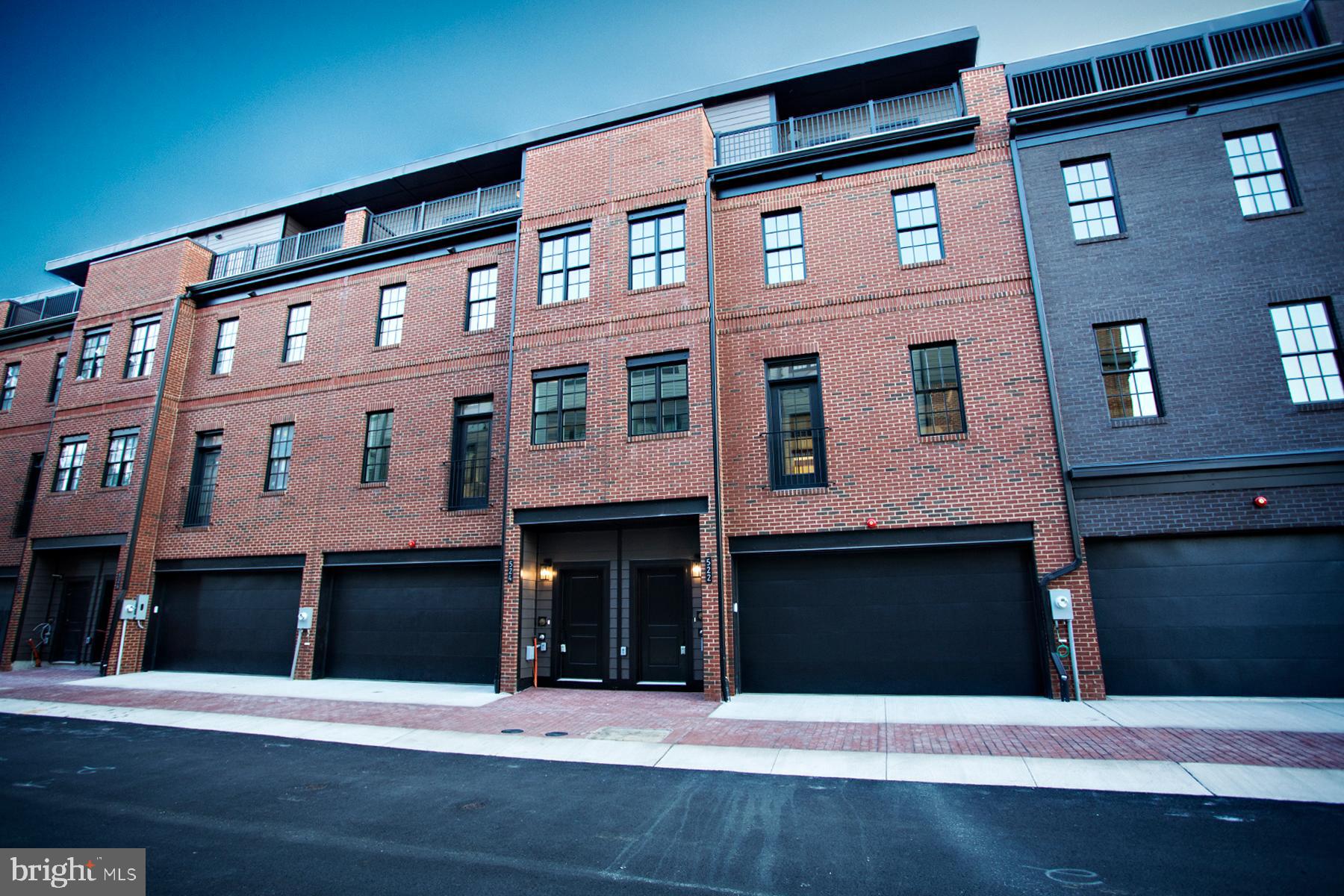522 Mia St