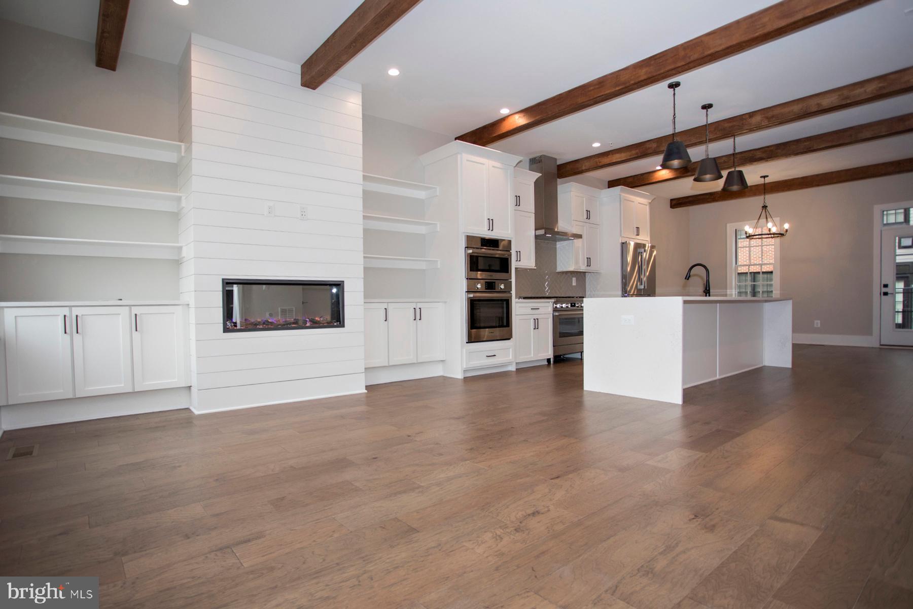 522 Mia St