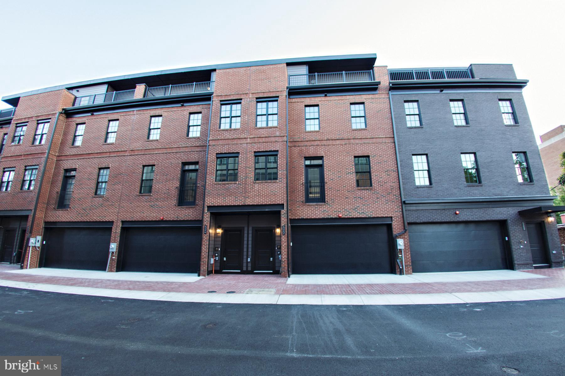 522 Mia St