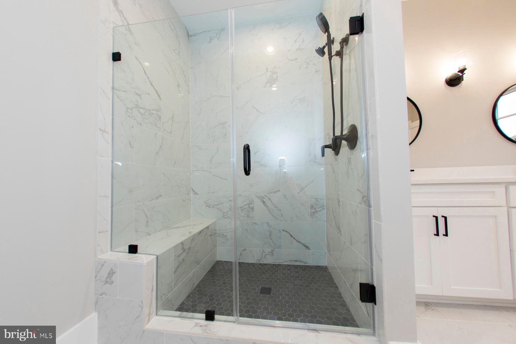 528 Mia St