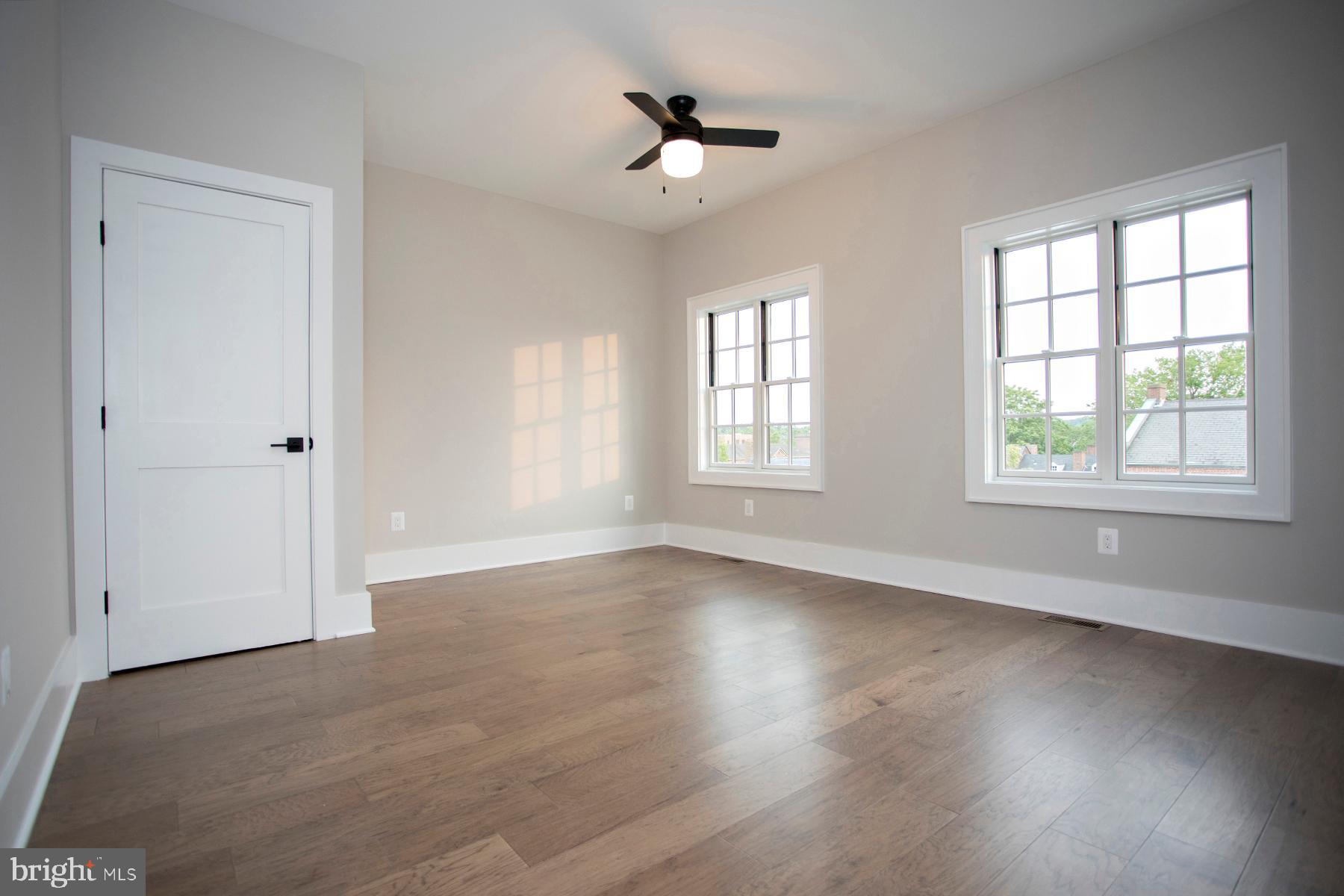 528 Mia St
