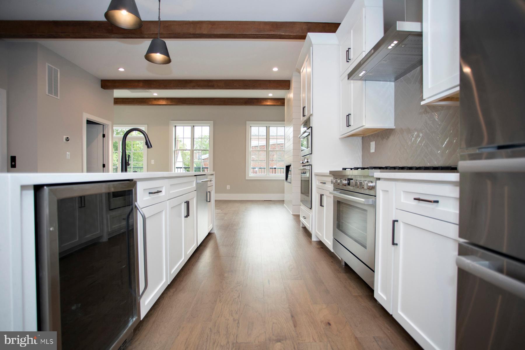 528 Mia St