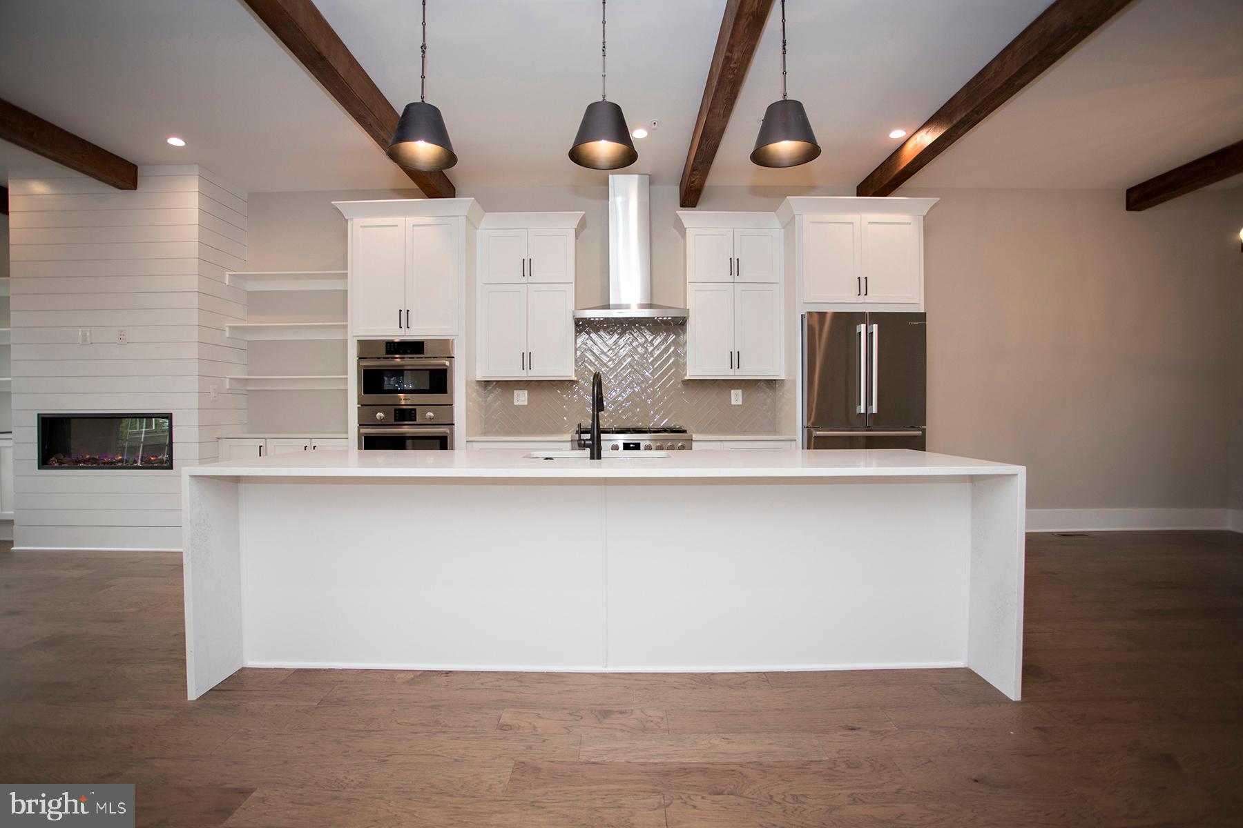 528 Mia St