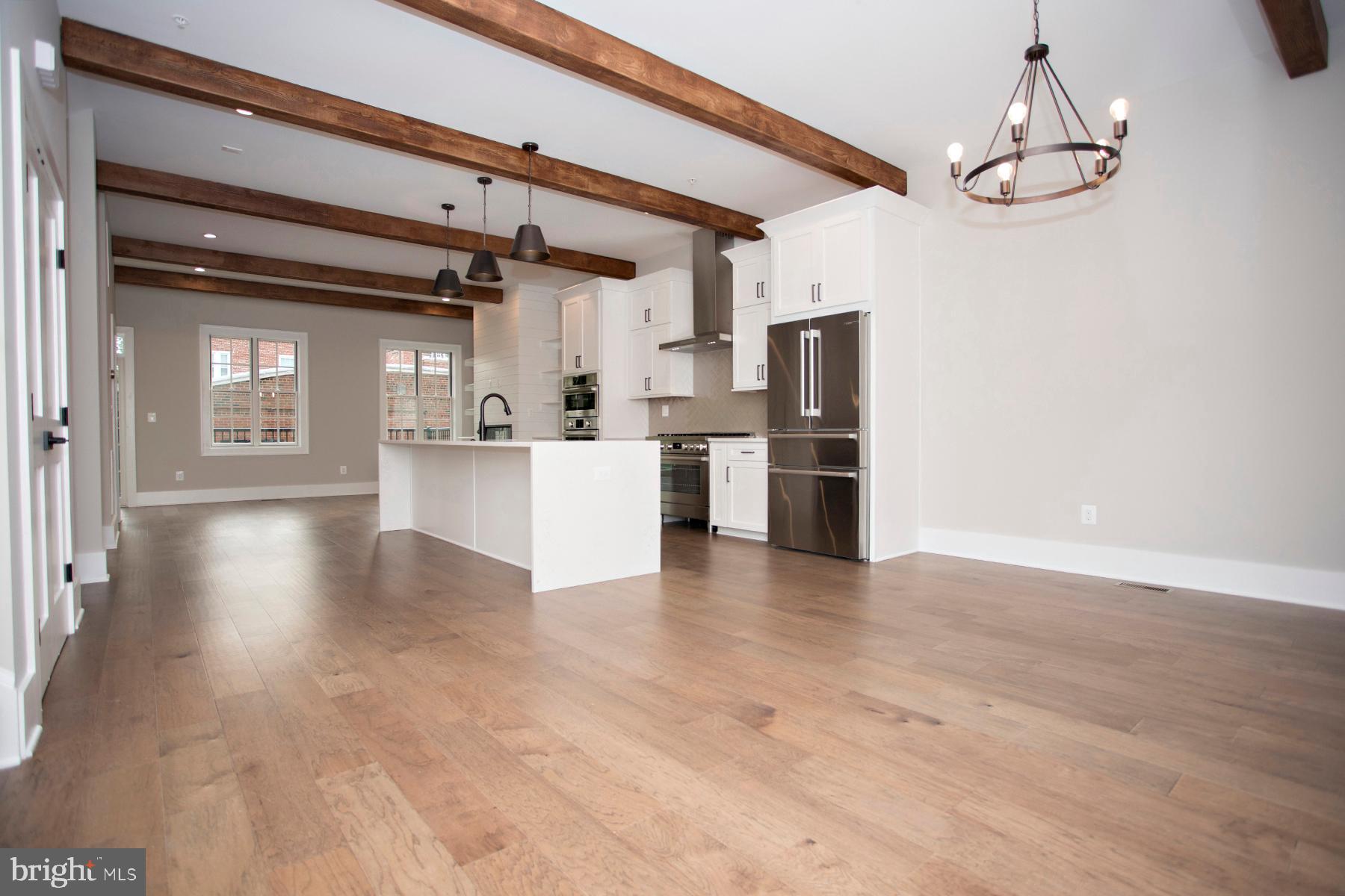 528 Mia St
