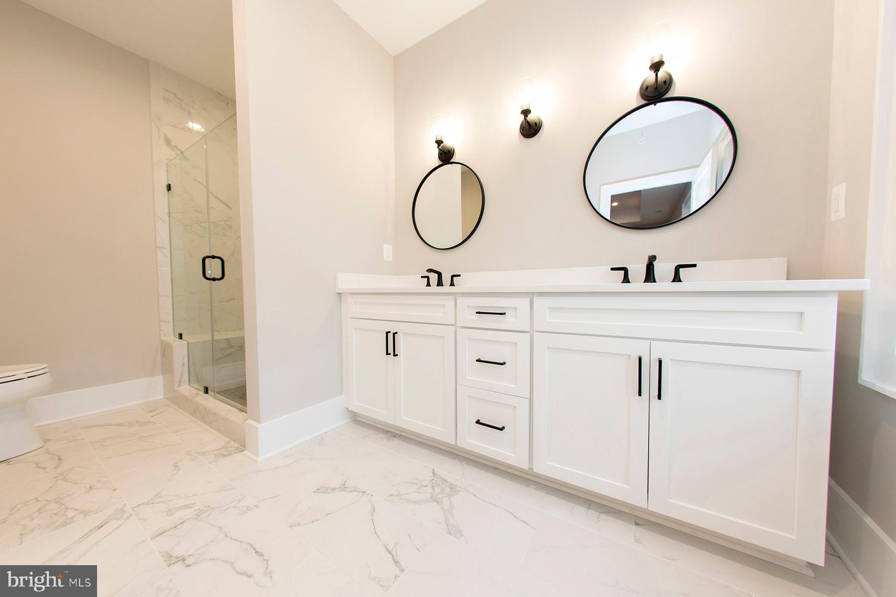 528 Mia St