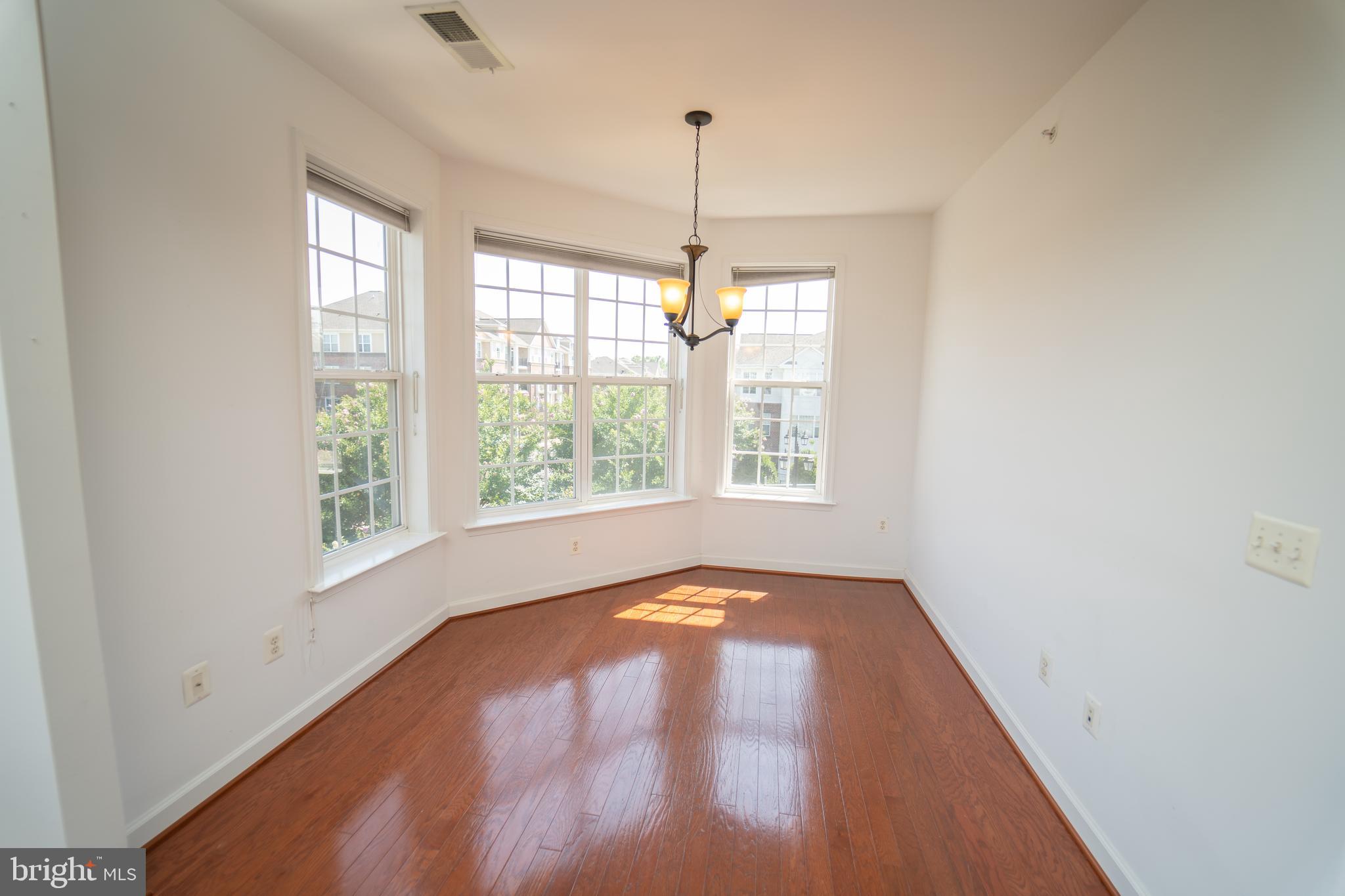 621-302 Cobblestone Blvd #302