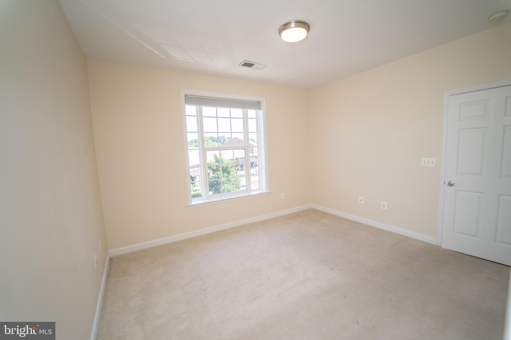 621-302 Cobblestone Blvd #302