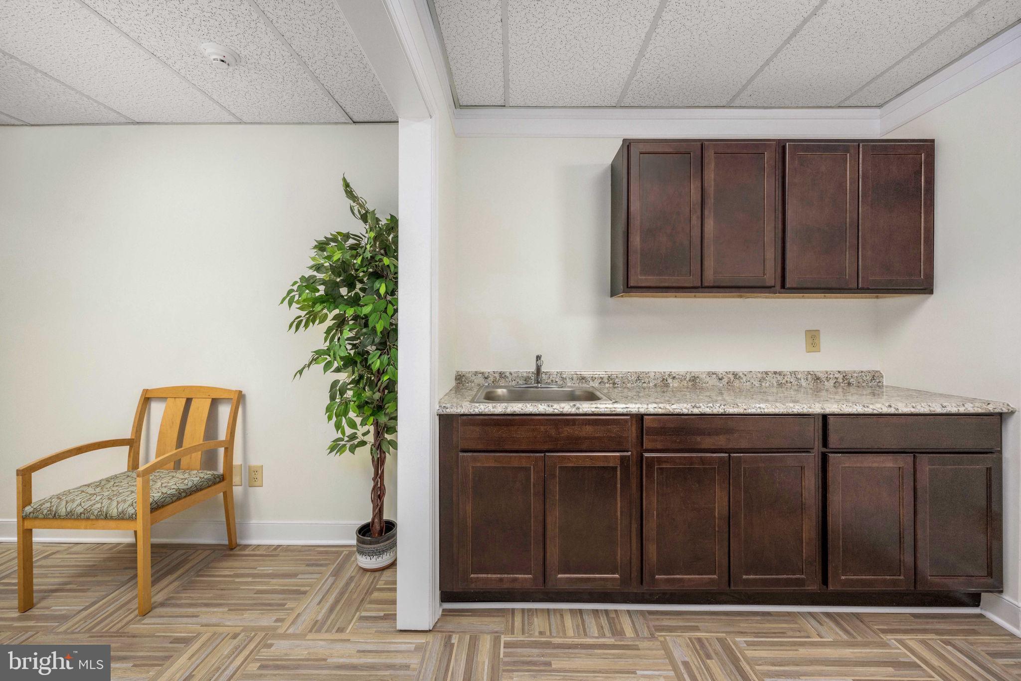 620-Suite A Kenmore Ave