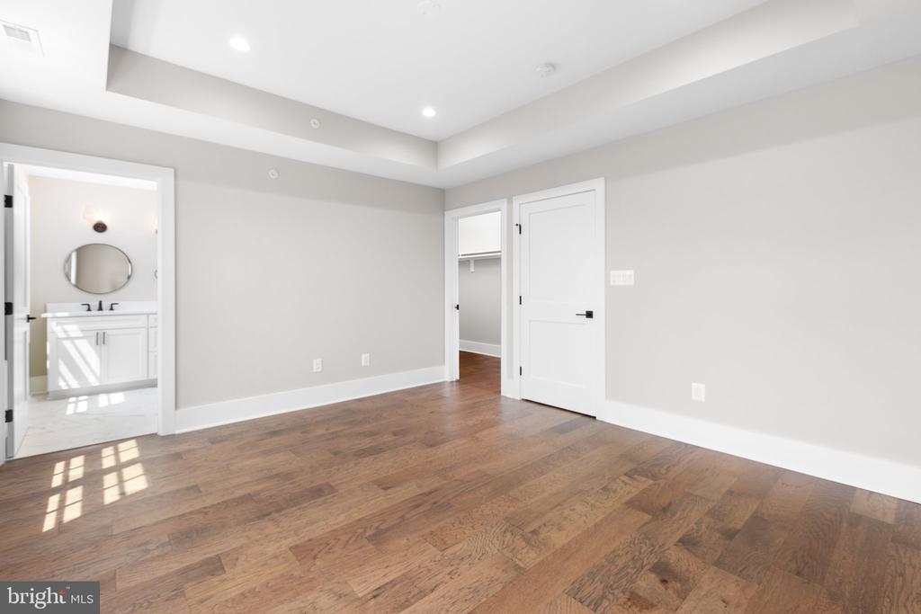526 Mia St