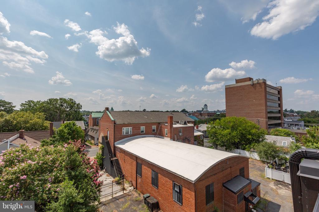 526 Mia St