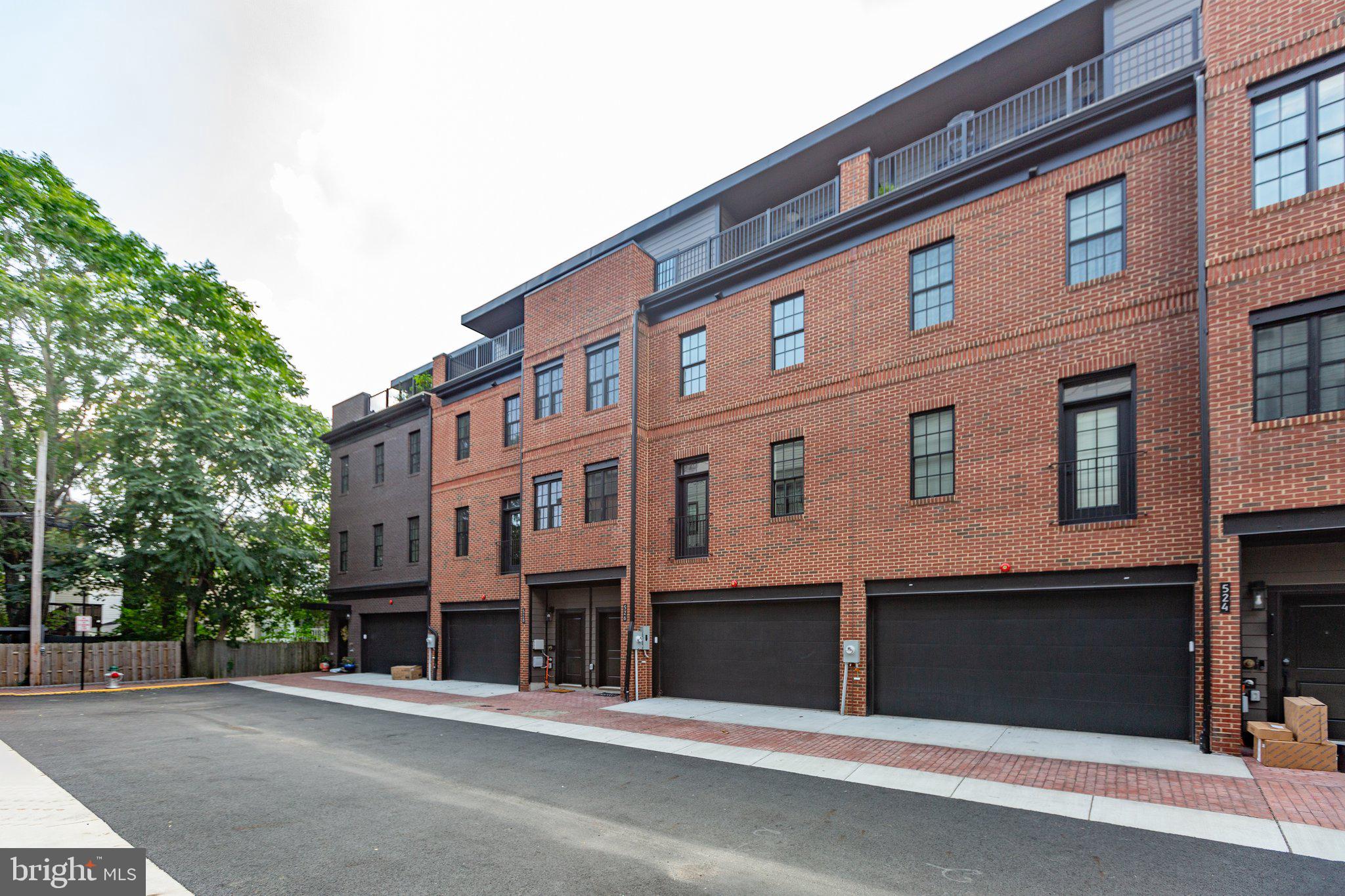 526 Mia St
