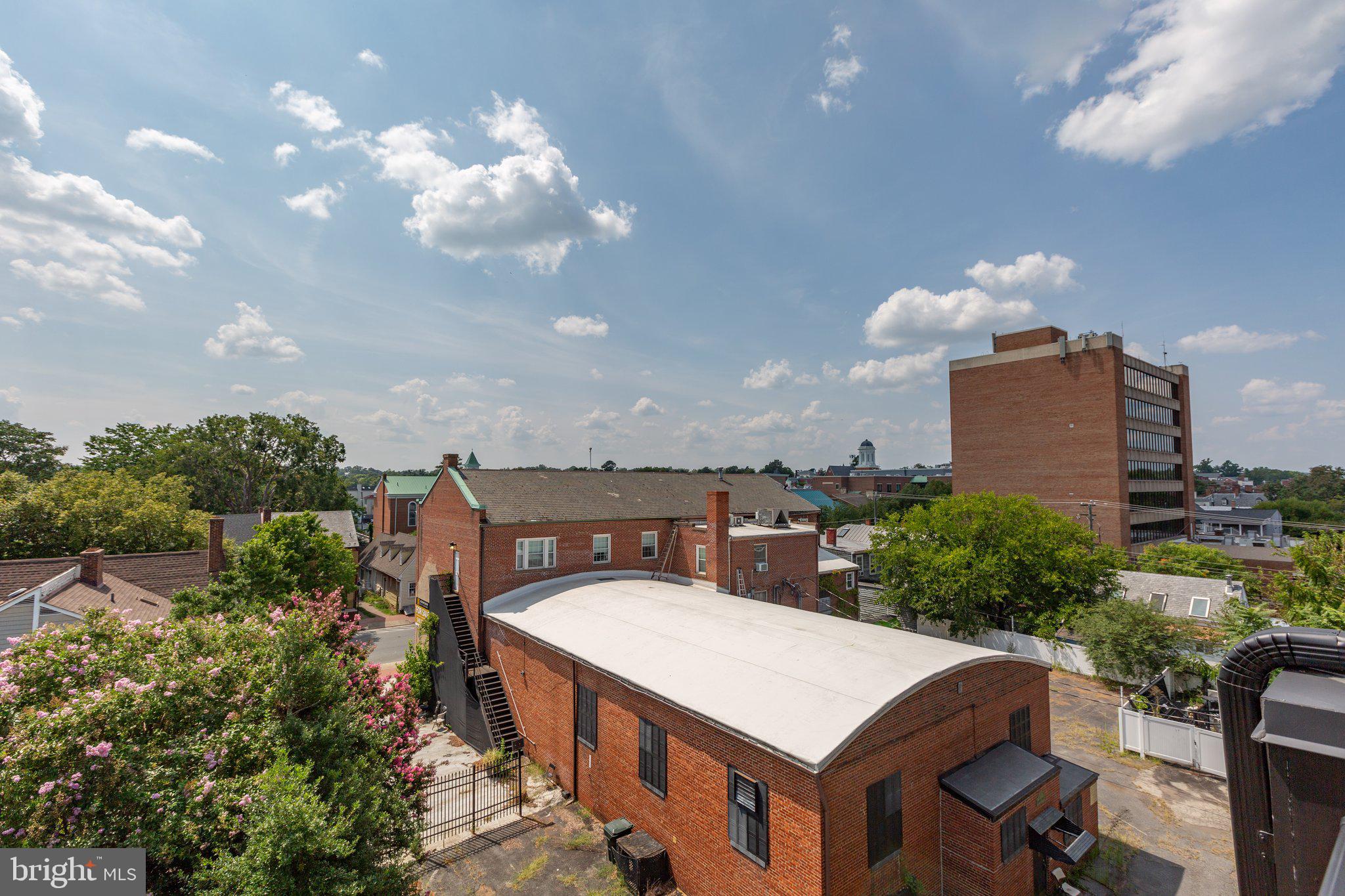 526 Mia St