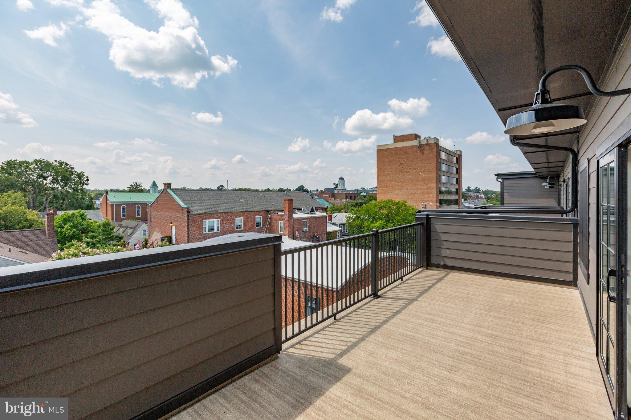 526 Mia St