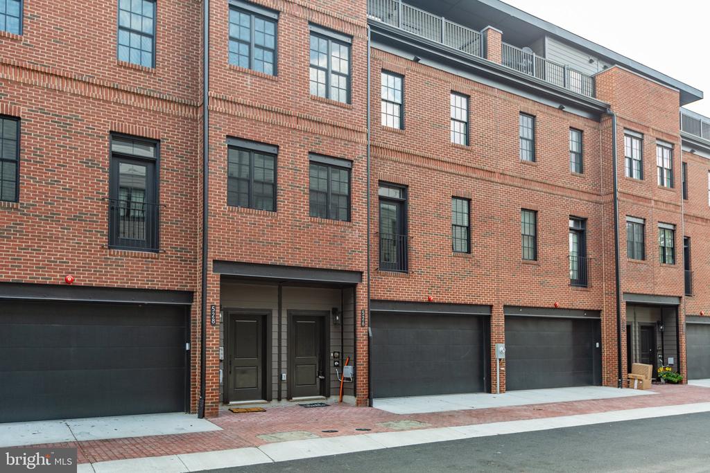 526 Mia St