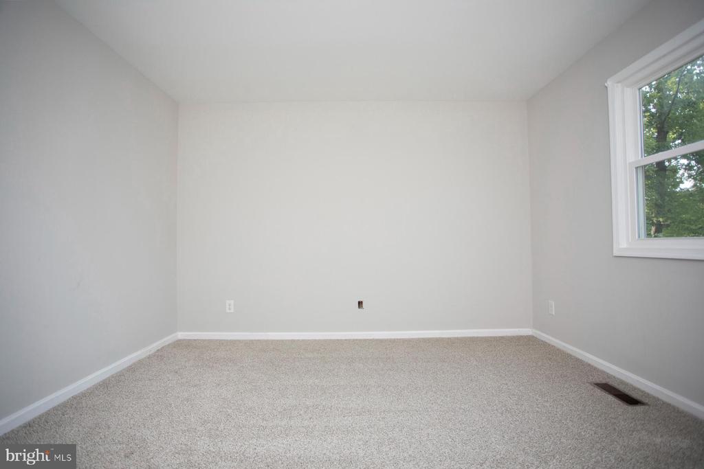 423 Deerwood Dr