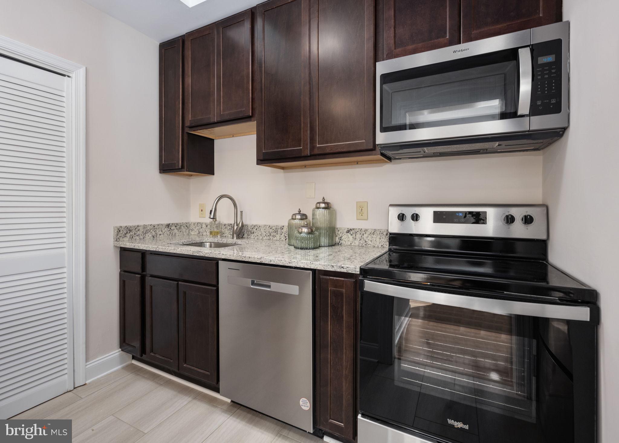 620 KENMORE AVE #1