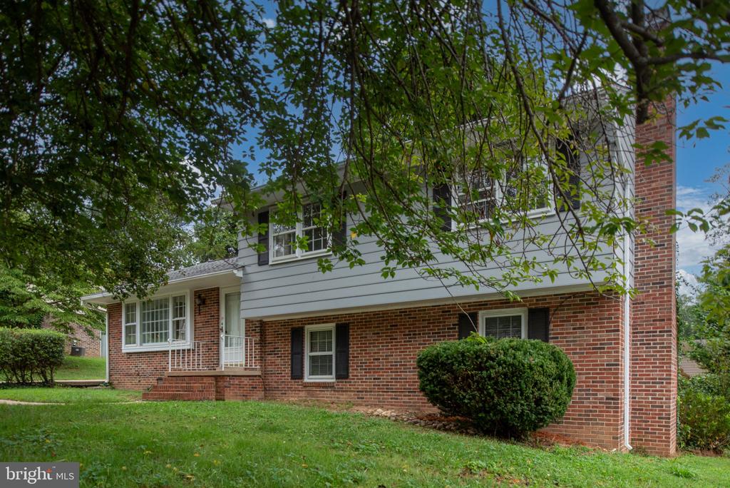 209 Stonewall Dr