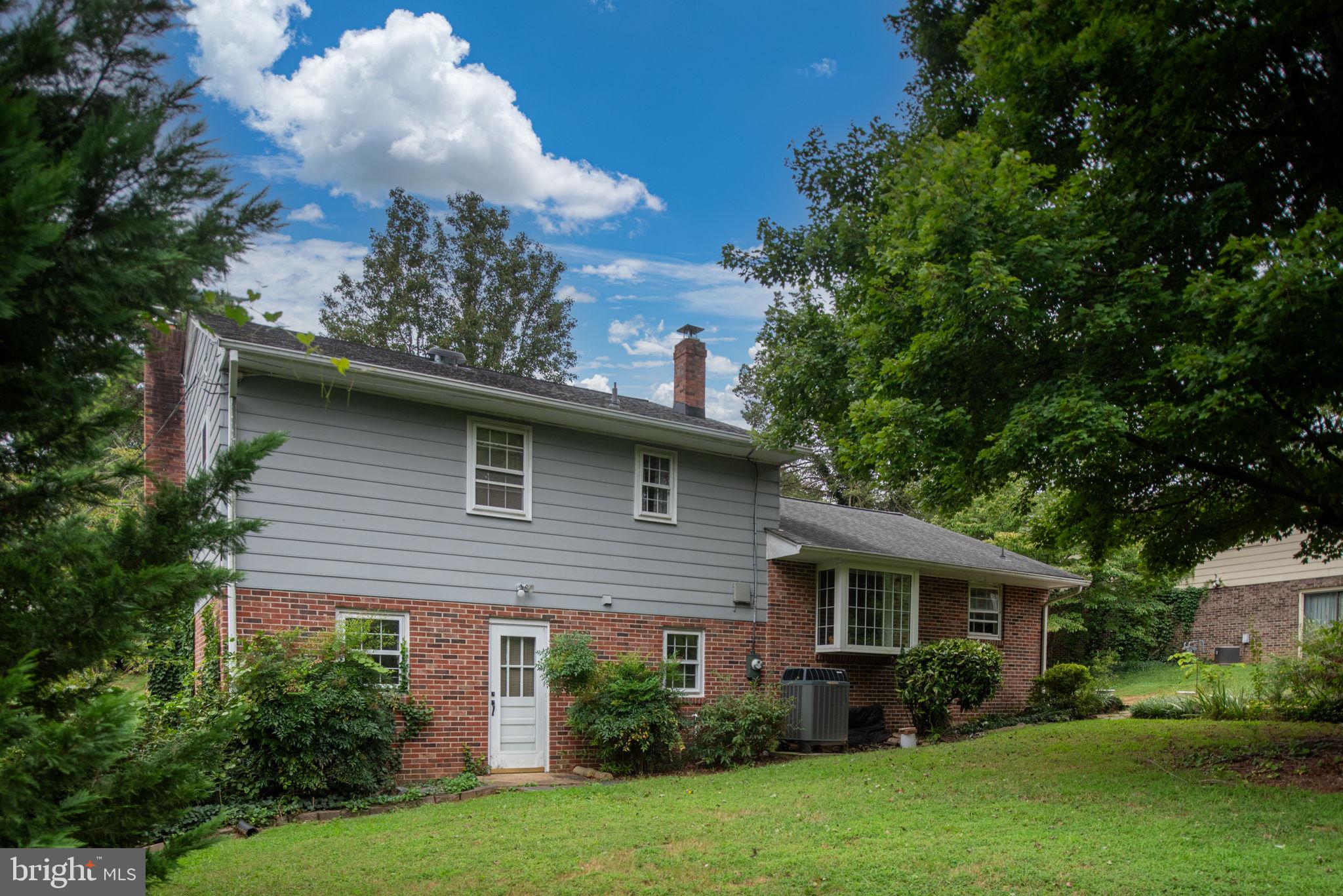 209 Stonewall Dr