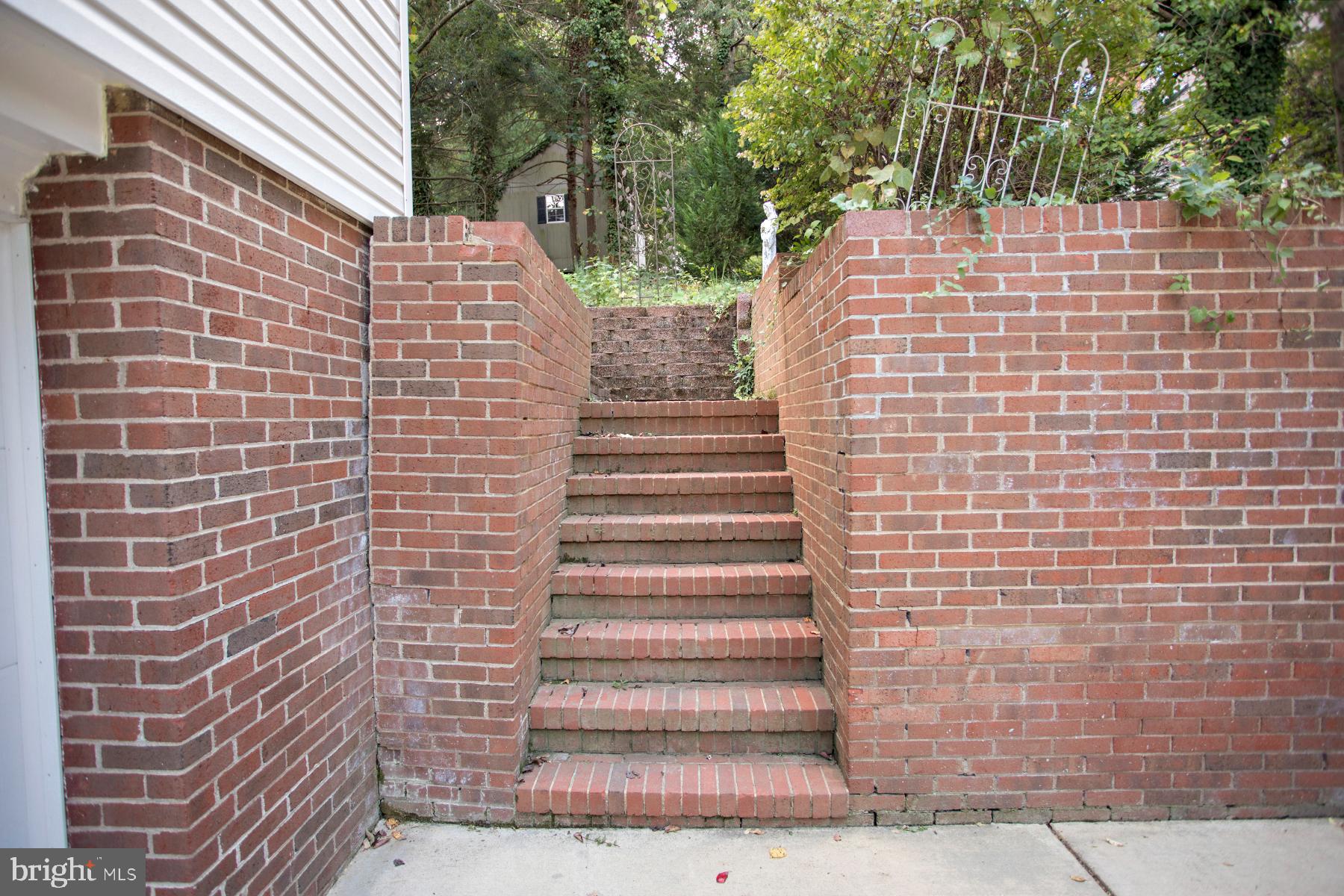 115 WOODLAND ROAD