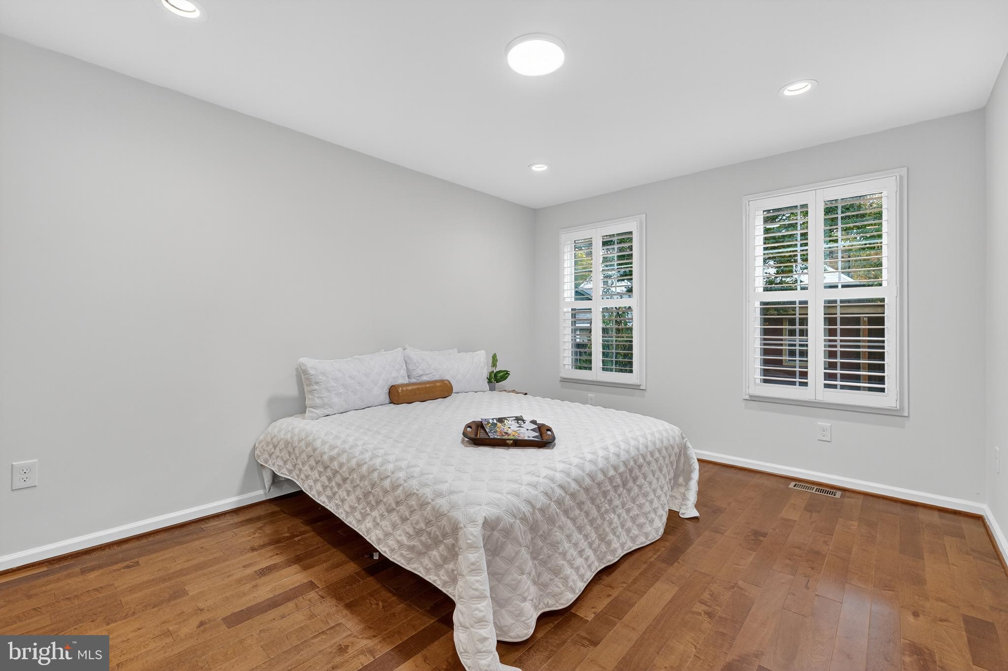 1424 LITTLEPAGE STREET