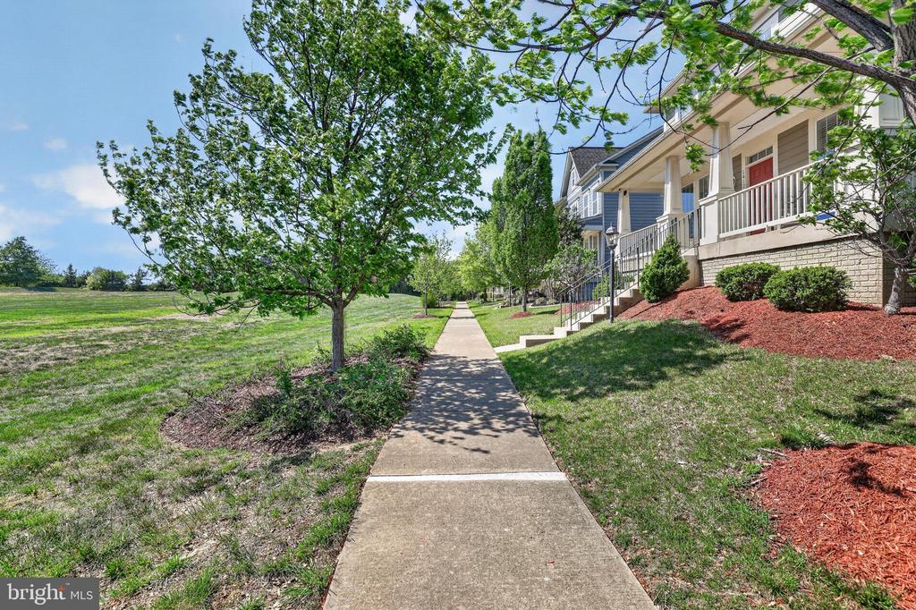 1412 SANDS CIRCLE