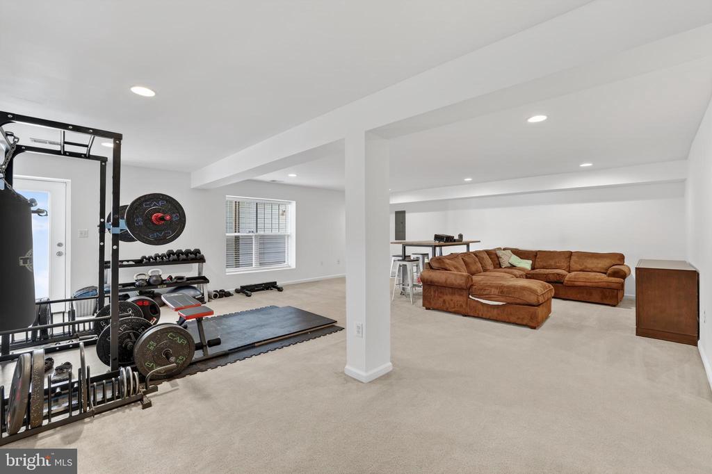 1412 SANDS CIRCLE