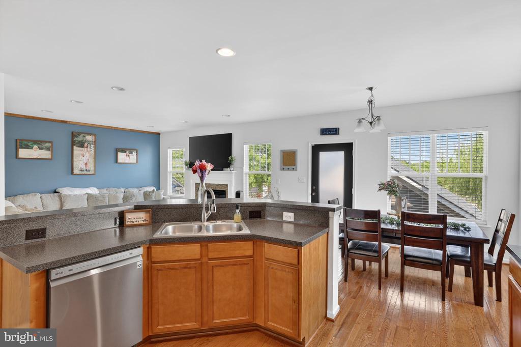 1412 SANDS CIRCLE
