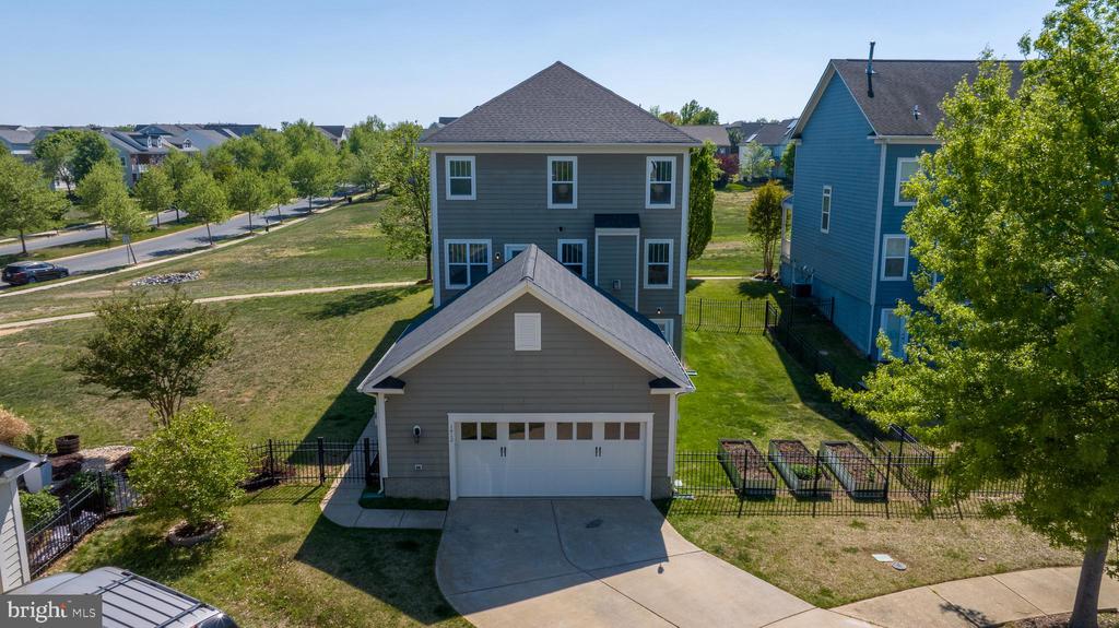 1412 SANDS CIRCLE