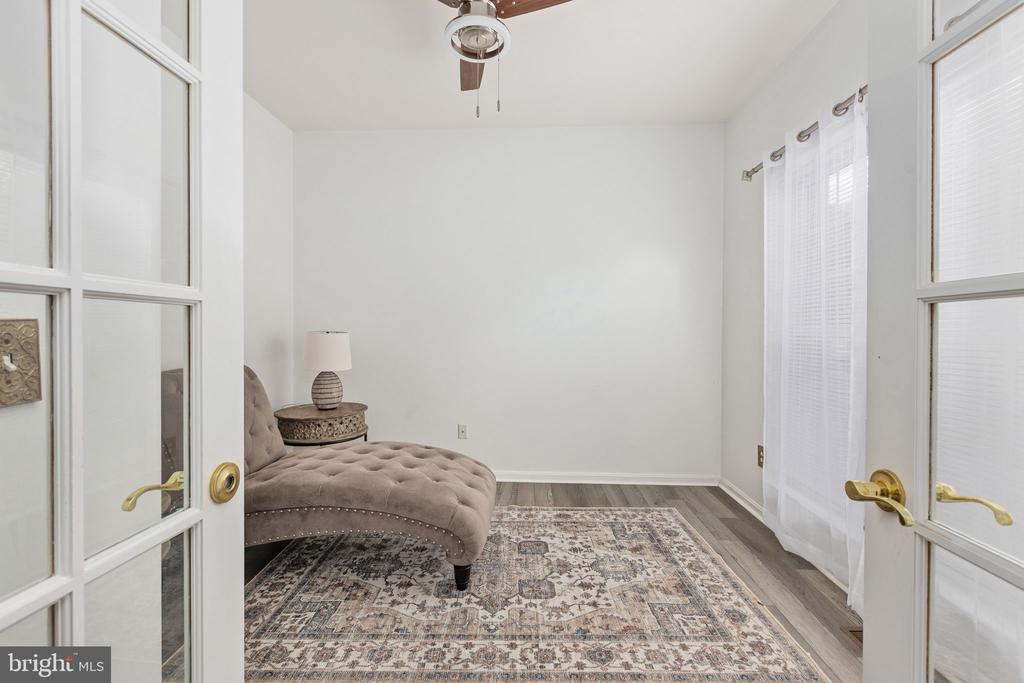 1004 BLACK OAK COURT