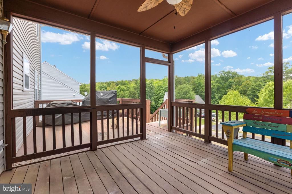 1004 BLACK OAK COURT