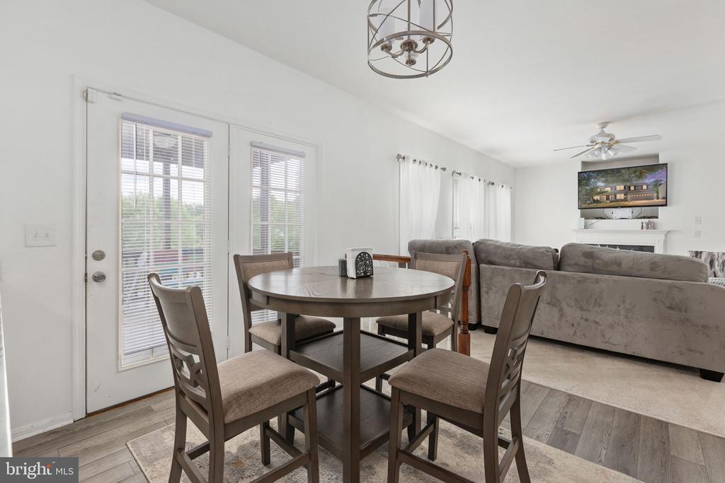 1004 BLACK OAK COURT