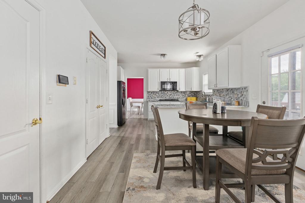 1004 BLACK OAK COURT