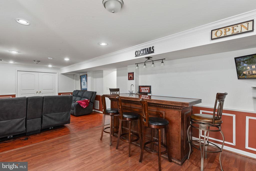 1004 BLACK OAK COURT