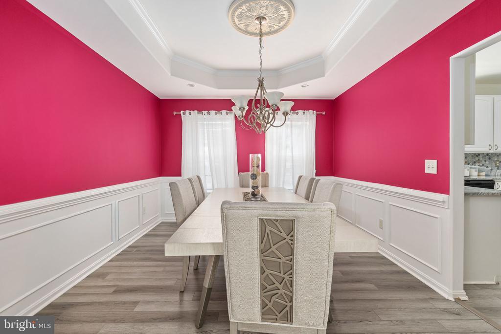 1004 BLACK OAK COURT