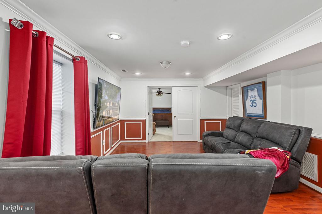 1004 BLACK OAK COURT