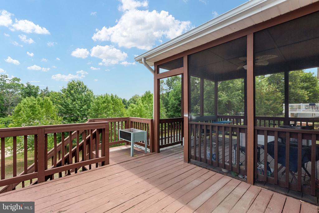 1004 BLACK OAK COURT