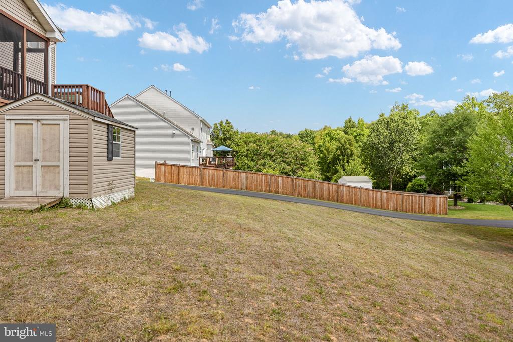 1004 BLACK OAK COURT
