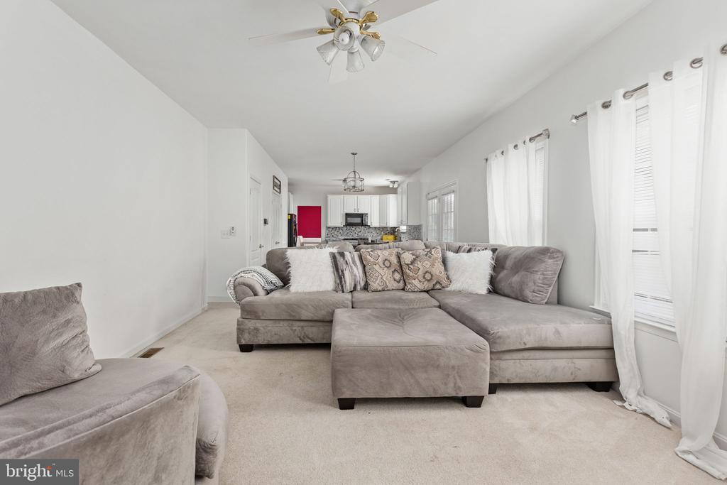 1004 BLACK OAK COURT