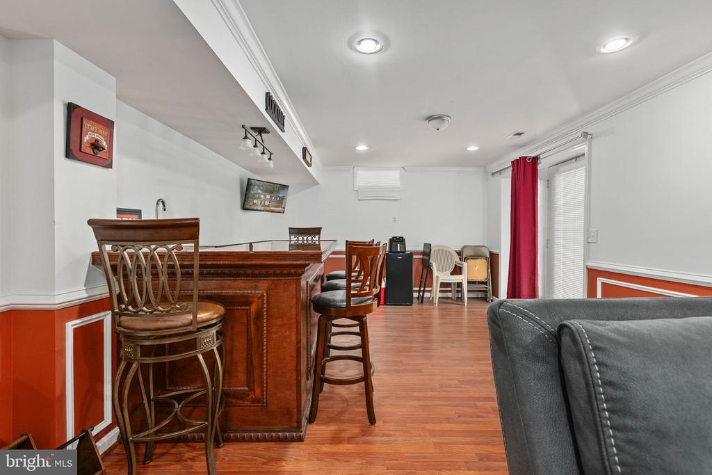 1004 BLACK OAK COURT